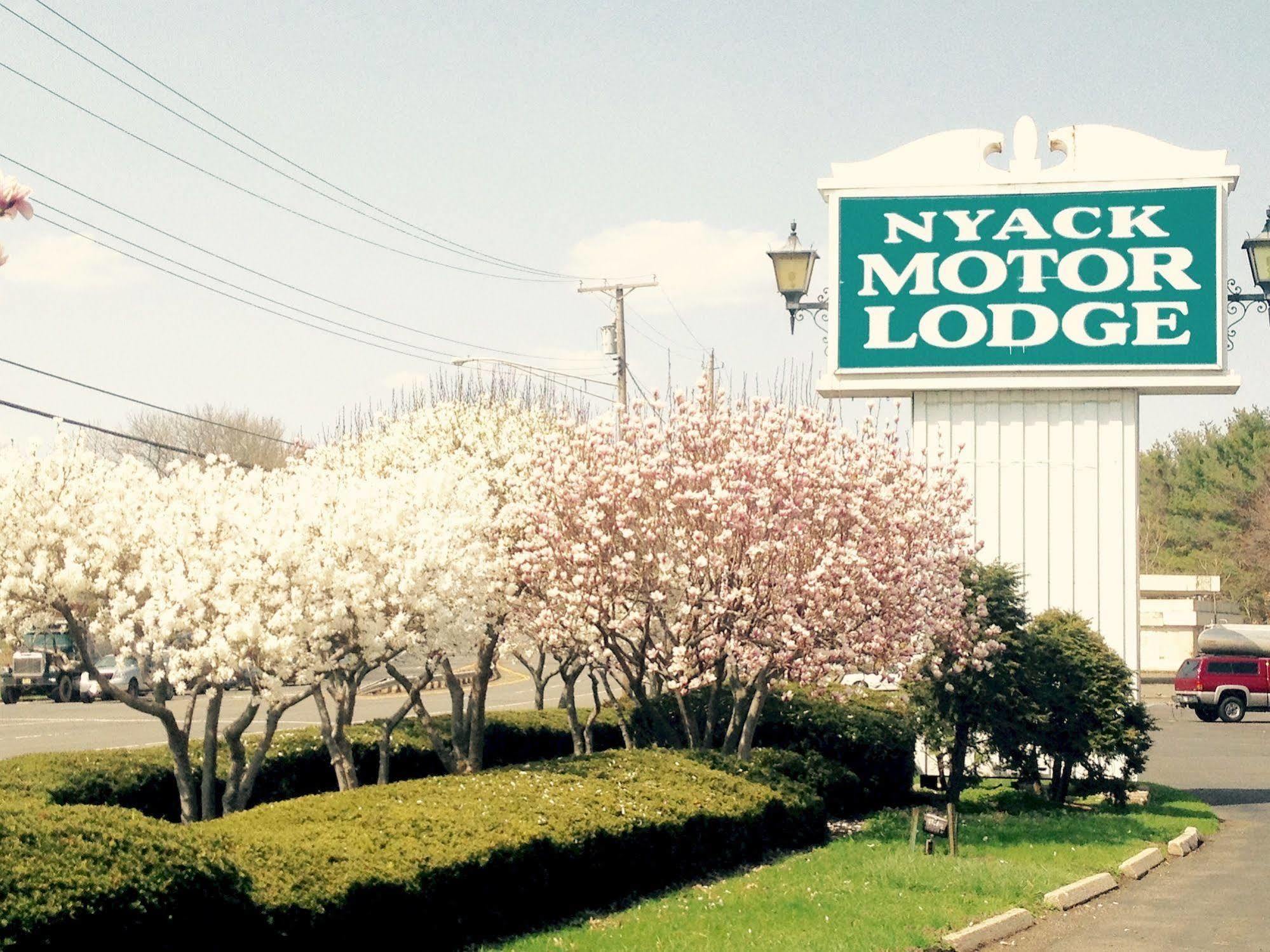 Tappan Zee Hotel West Nyack Exteriör bild