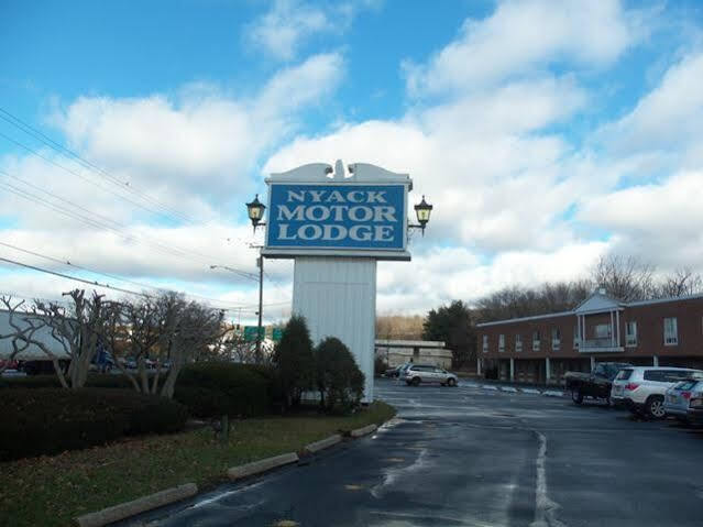 Tappan Zee Hotel West Nyack Exteriör bild